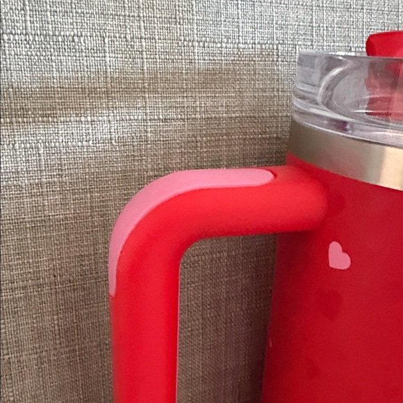 Stanley 1913 Red Heart Pattern Tumbler 40 oz. - MINT! - Picture 4 of 7